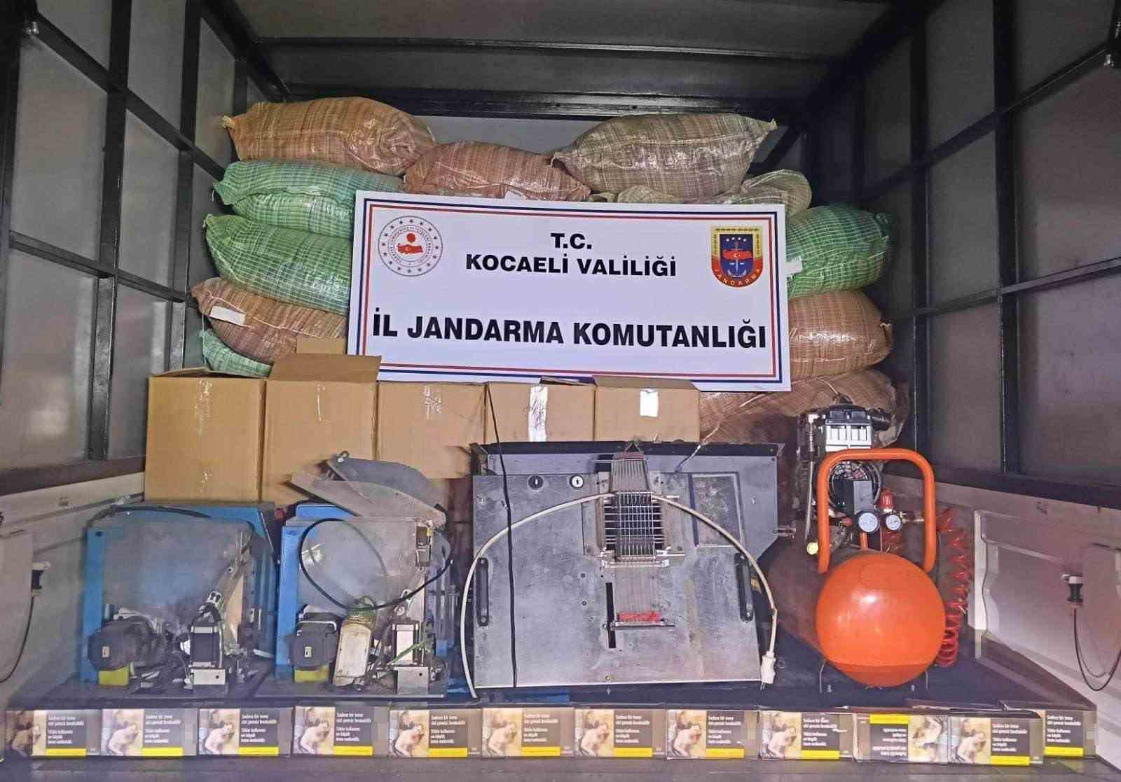 Kocaeli’de 4 milyon TL’lik kaçak tütün operasyonu
