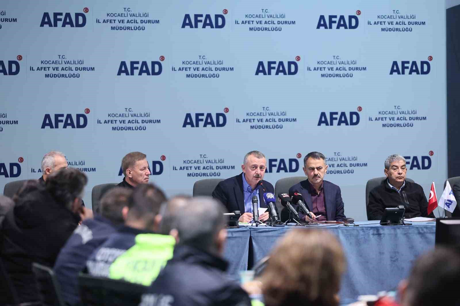 Kocaeli’de selin yaraları sarılıyor: Afetzedelere nakdi destek başladı
