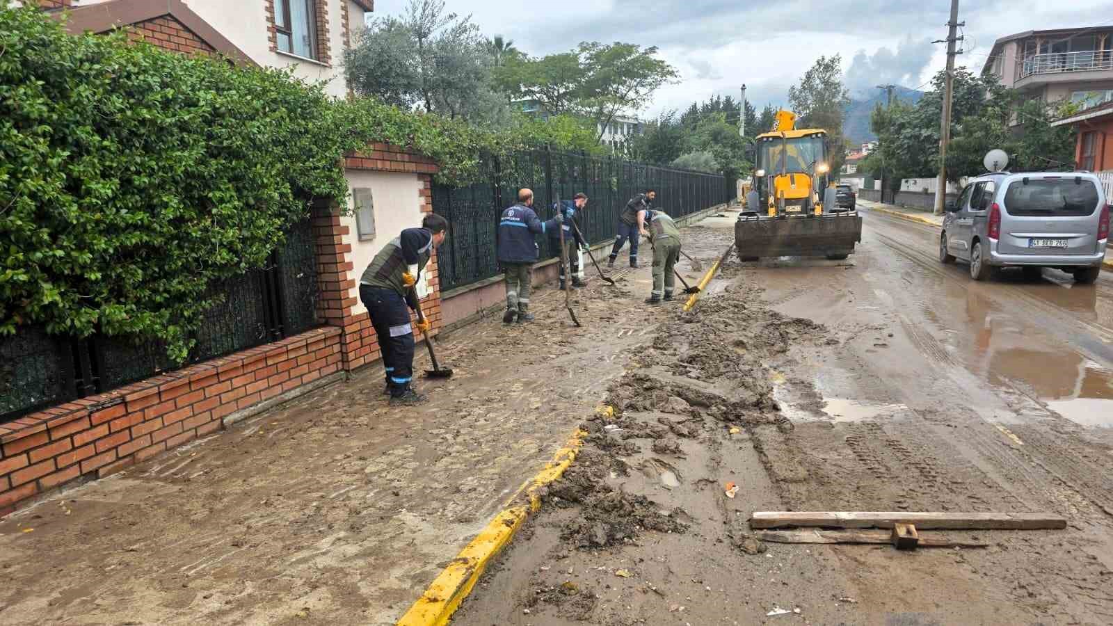 Kocaeli’de yağışın izleri temizleniyor
