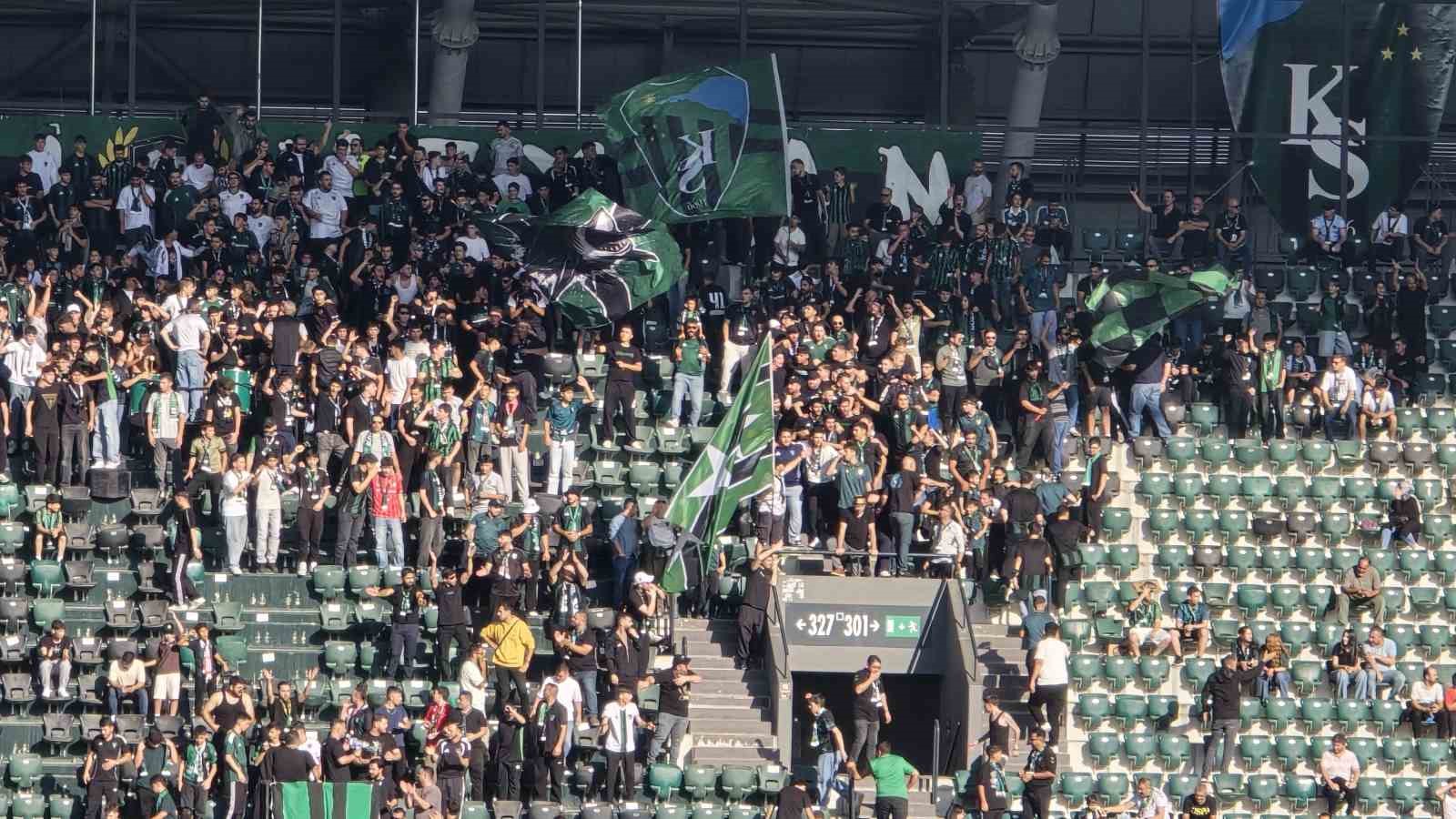 Kocaelispor - Gaziantep FK maçını 10 bin 983 kişi izledi
