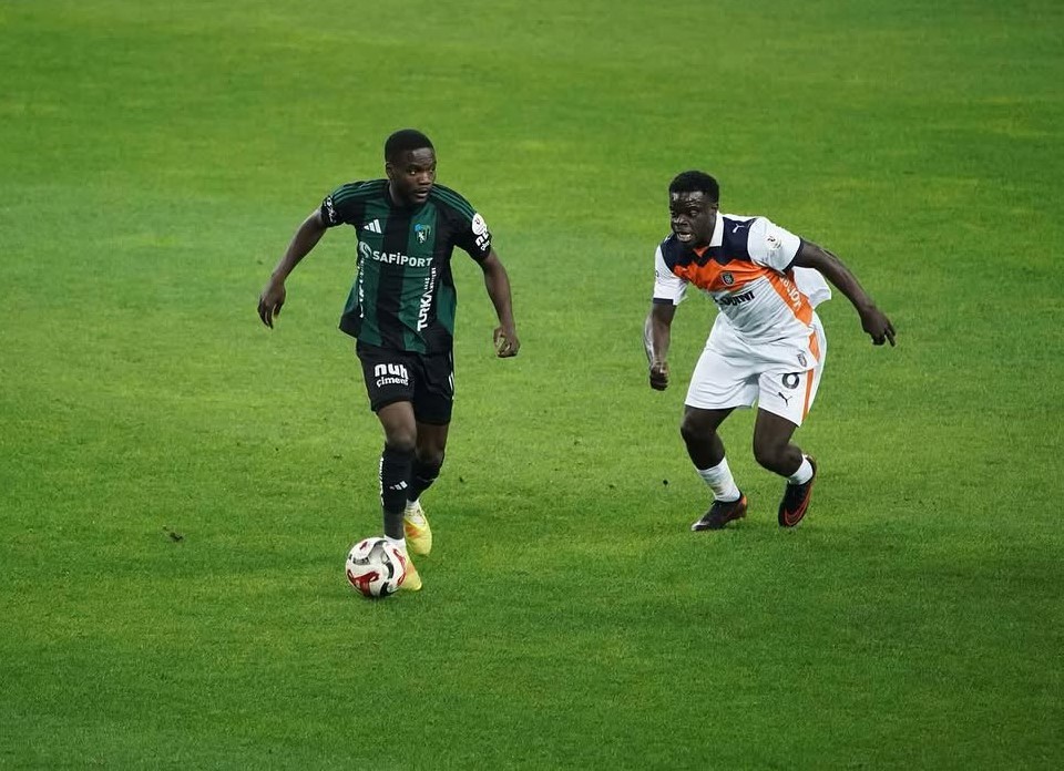 Kocaelispor, Show ile 3 yıllık sözleşme imzaladı
