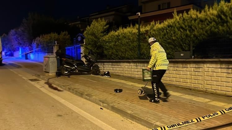 Kontrolden çıkarak trafoya çarpan motosiklet sürücüsü hayatını kaybetti
