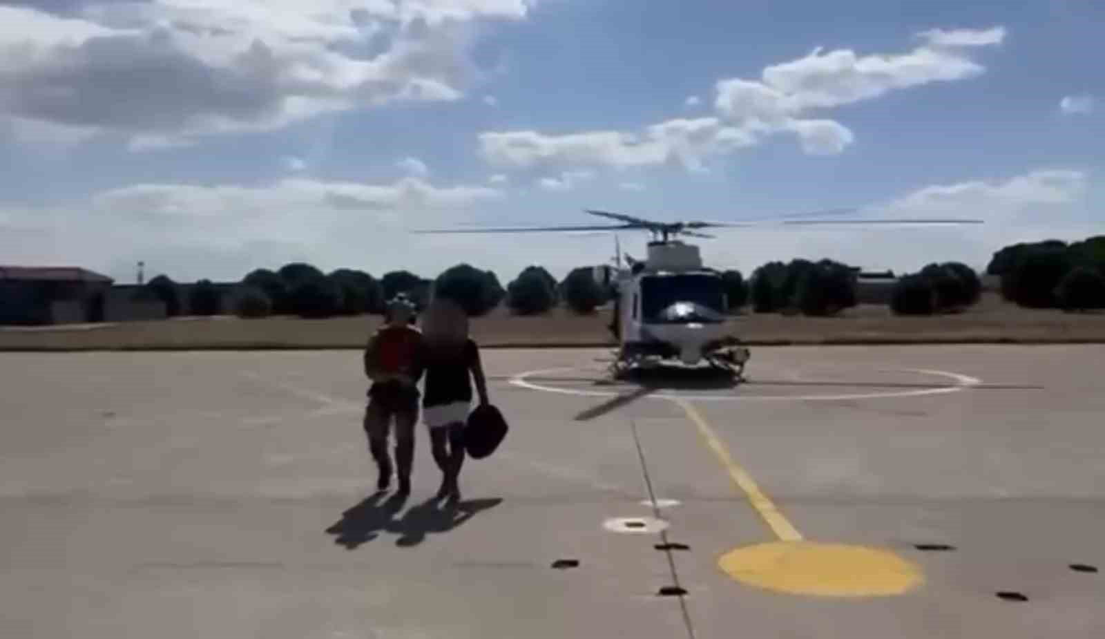 Koyun Adası’nda mahsur kalan 2 kişi Sahil Güvenlik helikopteriyle kurtarıldı
