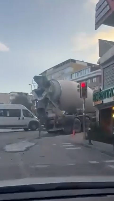 Küçükçekmece’de yola beton döken sürücüye 109 bin 662 TL idari para cezası
