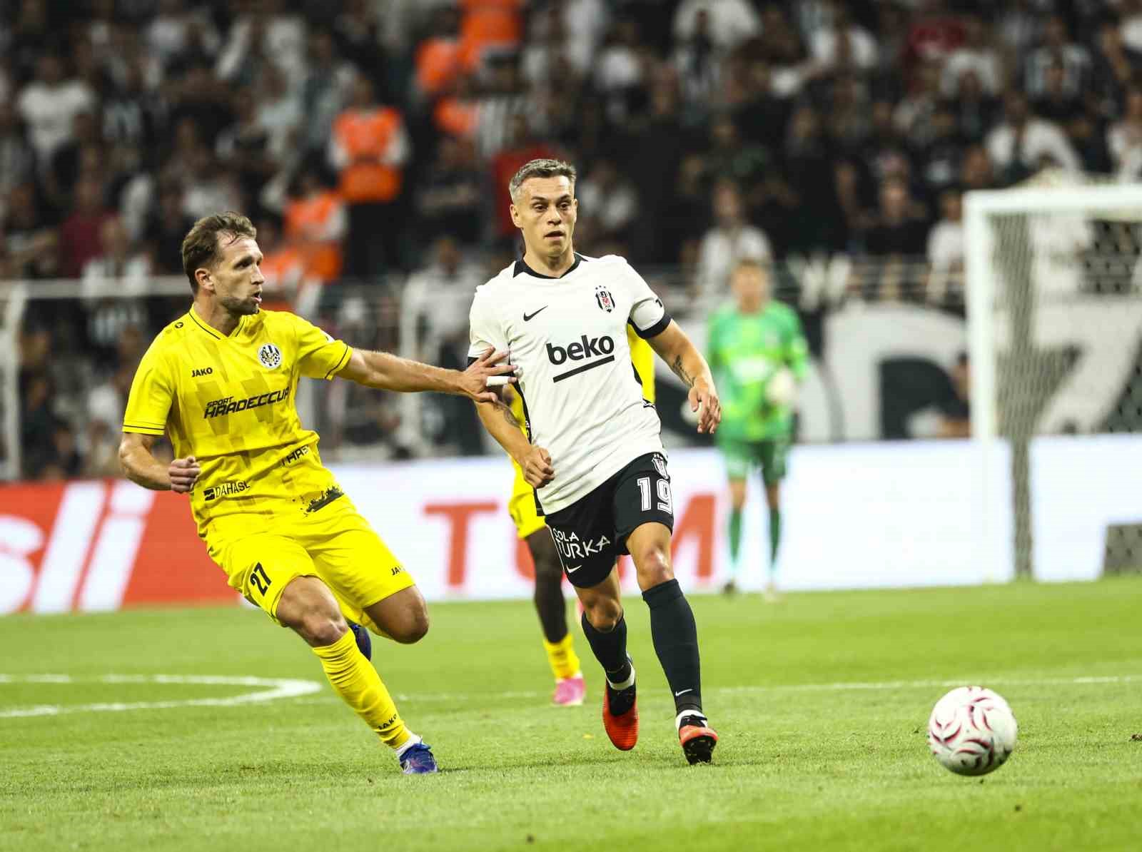 Leandro Trossard ilk kez Beşiktaş formasını giydi
