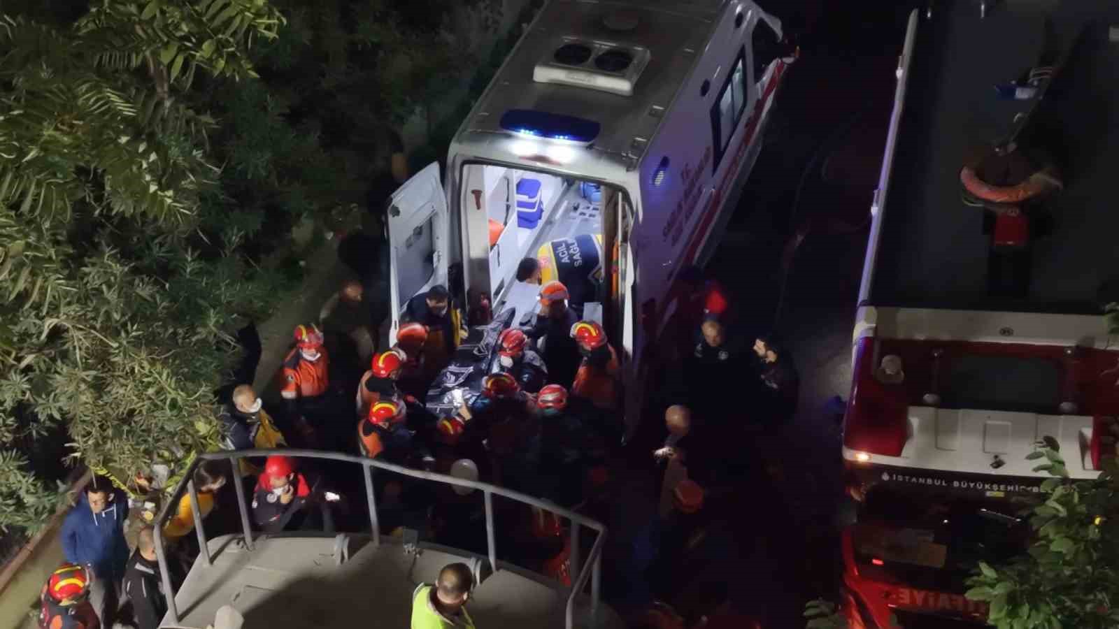 Maltepe’de çöken binanın enkazından son kişi 25 saat sonra çıkarıldı
