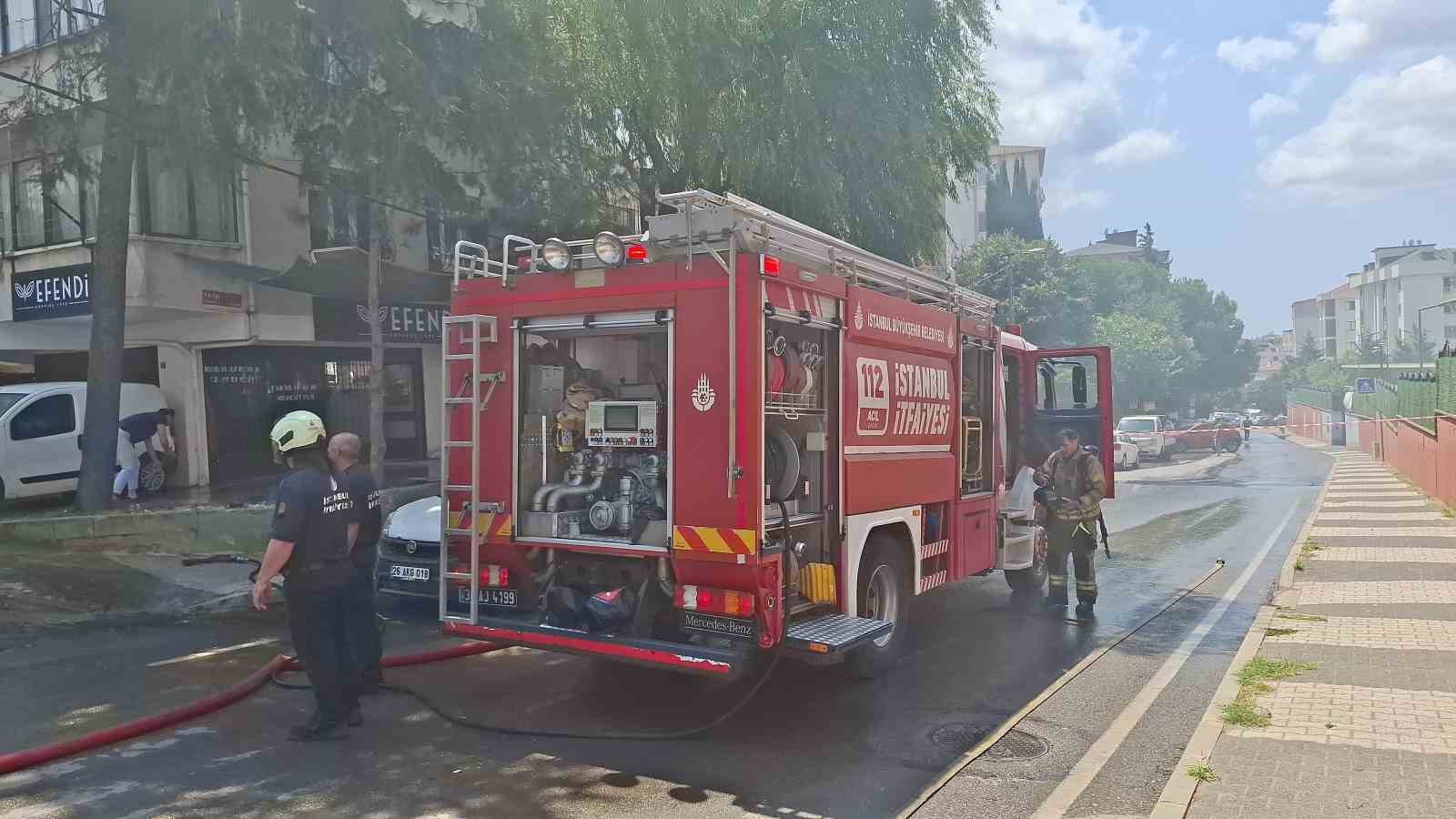 Maltepe’de elektrikli araç alev topuna döndü
