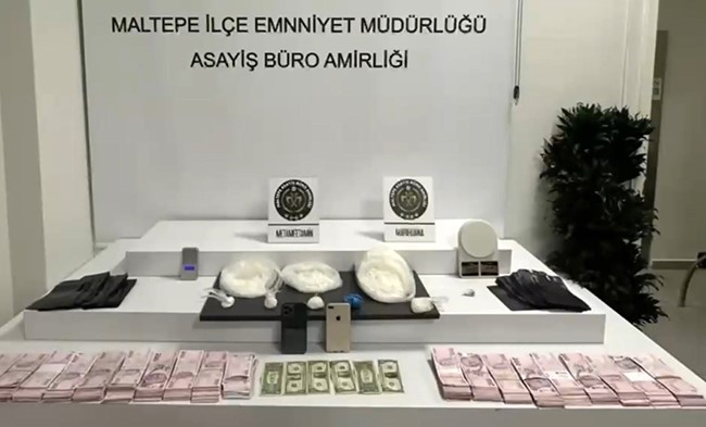 Maltepe’de zula evine operasyon: 2 kilo 150 gram uyuşturucu ele geçirildi
