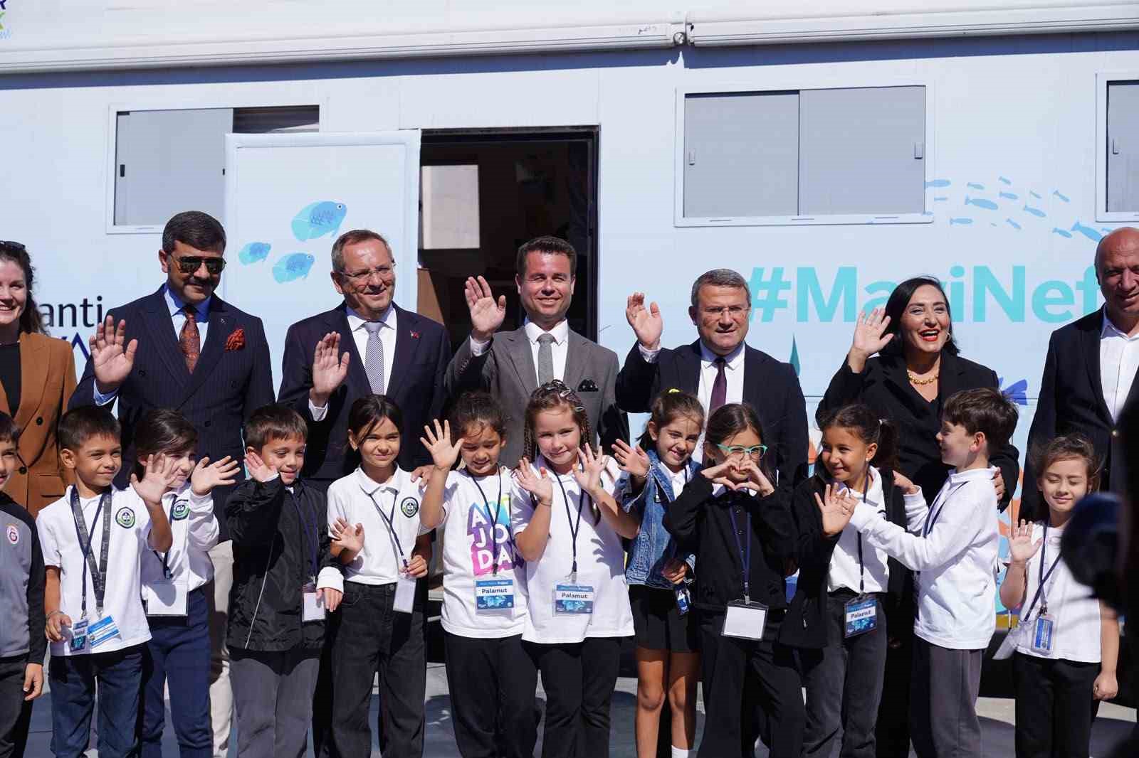 Mavi Nefes Ayvalık’ta çocuklarla geleceğe yol alıyor
