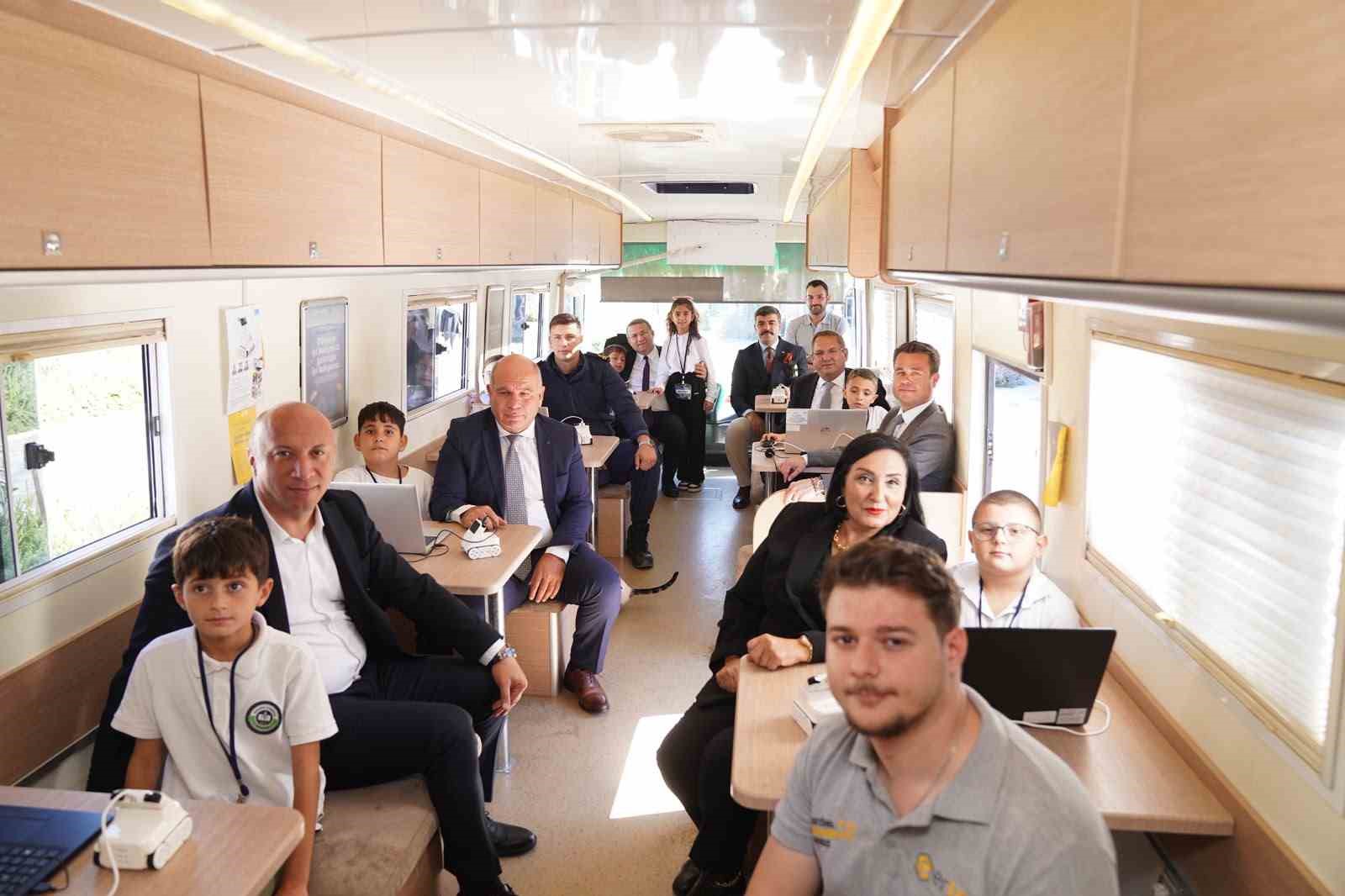 Mavi Nefes Eğitim Otobüsü heyecanı Ayvalık’ta devam ediyor
