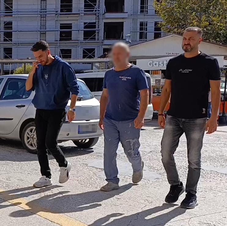 Mezarlıkta baltalı kavga: 1 yaralı
