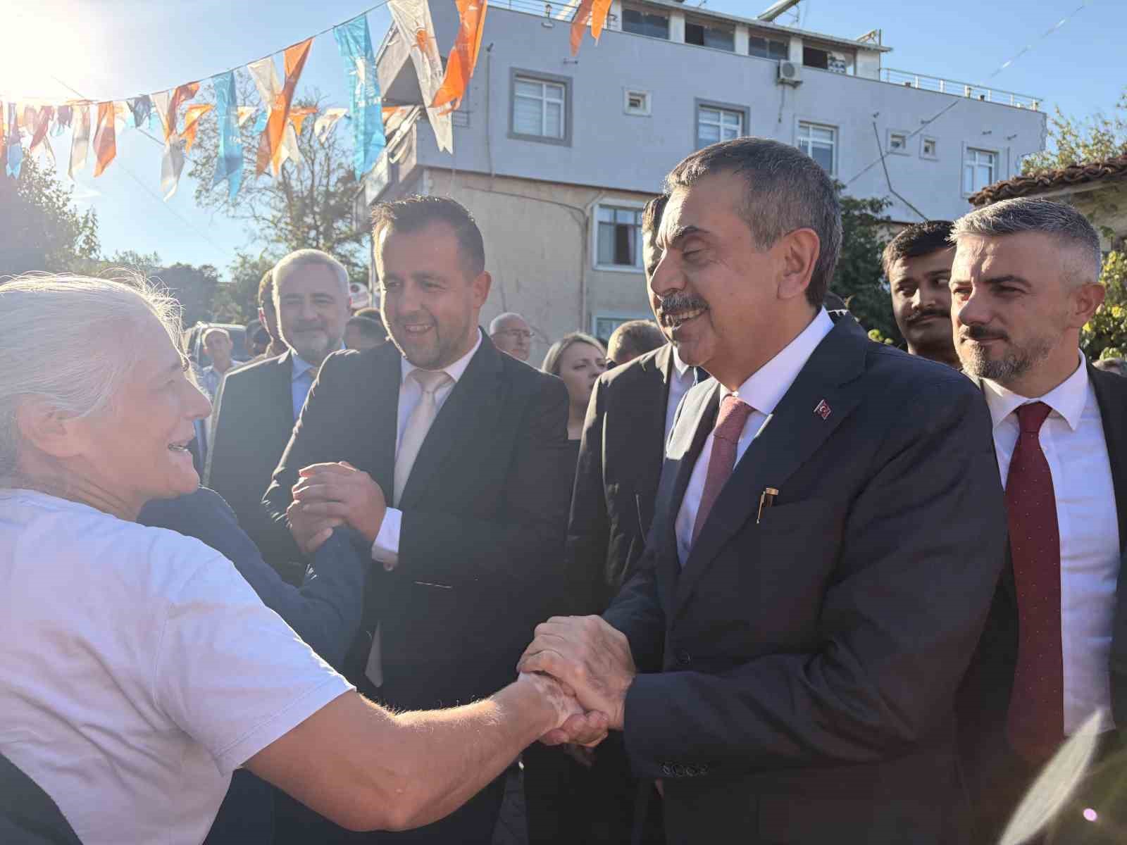 Milli Eğitim Bakanı Tekin: "Mottomuz, ’Türkiye’de artık hiçbir şey eskisi gibi olmayacak’ yani hizmeti vatandaşın ayağına götüreceğiz"
