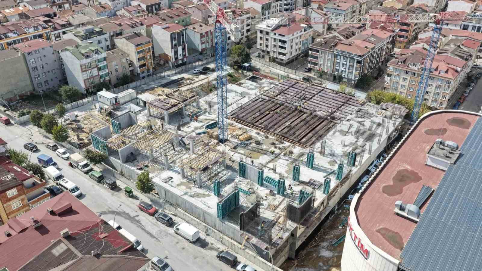 Naim Süleymanoğlu Gençlik Spor ve Yaşam Merkezi hızla yükseliyor
