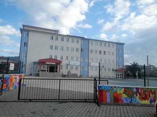 Öğrencilere iletişim dilinde nezaket ve saygı projesi: "Dilini Kirletme"
