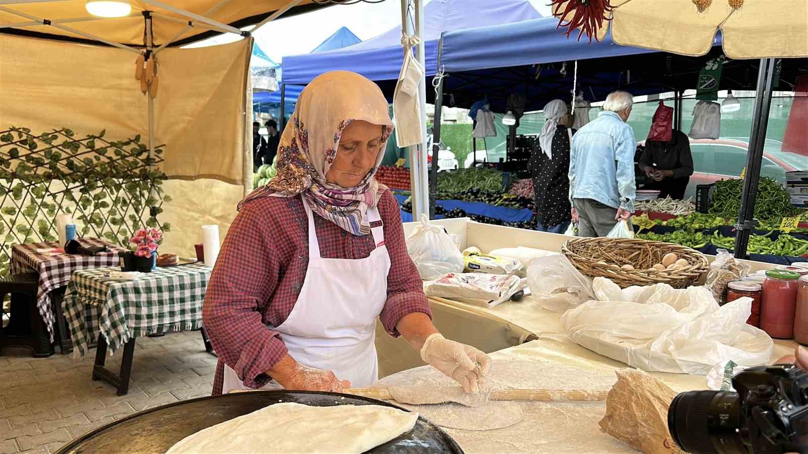 Ölen eşinin borcu yüzünden hapse girdi, yırtık terlikle çalıştı ama pes etmedi
