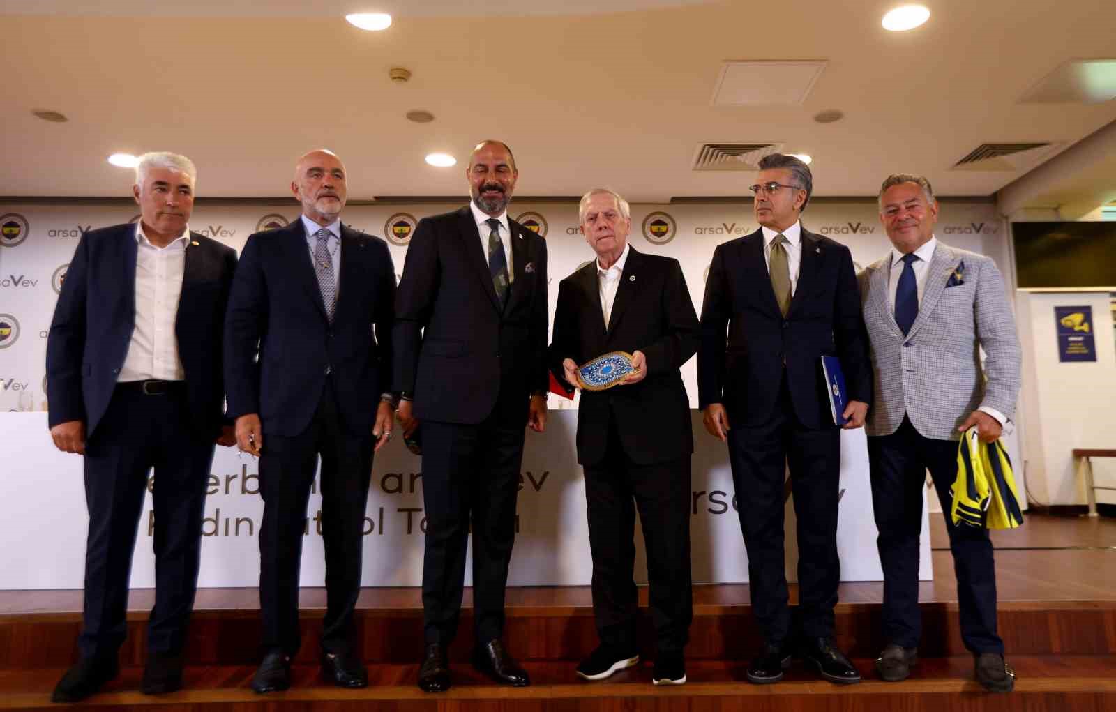 Önder Fırat: "Fenerbahçe Kadın Futbol Şubesi’ni 5 kişilik komite yönetecek"
