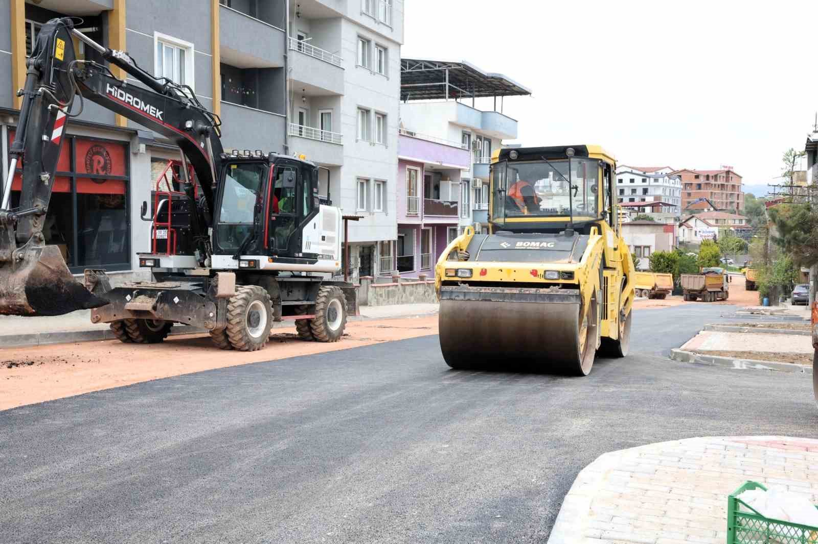 Osmangazi’den Hamitler’e 300 tonluk asfalt desteği
