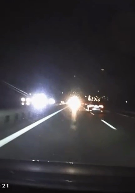 Otobanda tersten gelen otomobil kazaya davetiye çıkardı
