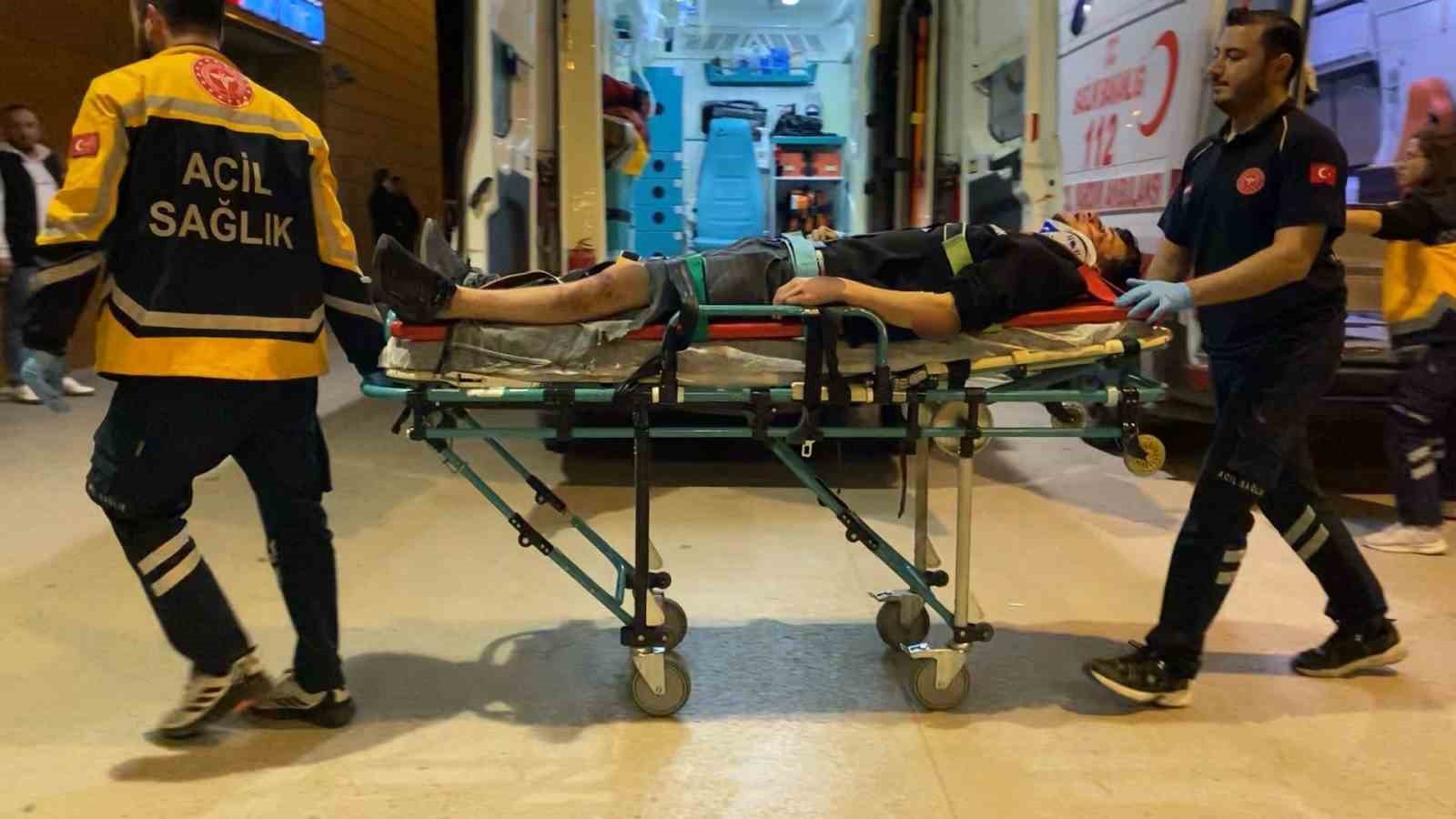 Otomobil ile motosiklet çarpıştı: 2 yaralı
