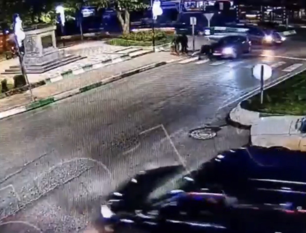 Otomobilin yayaya çarpma anı güvenlik kamerasında: 1 ölü

