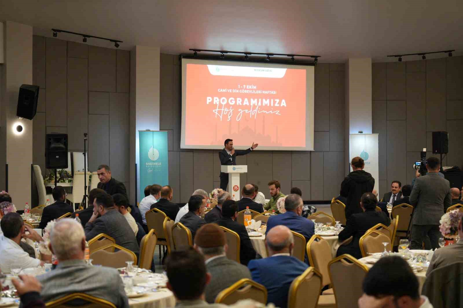 Özlü: "Güçlü Türkiye, güçlü karakterli nesillerle yükselecek"
