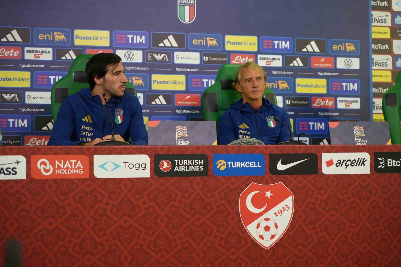 Roberto Mancini: "Türkiye çok iyi bir takım, yarın iyi bir mücadele olacak"
