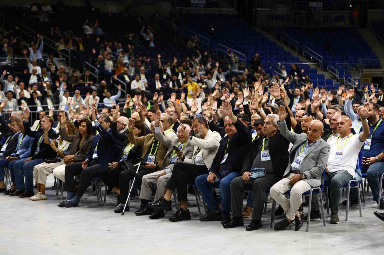 Sadettin Saran yönetimi ibra edildi
