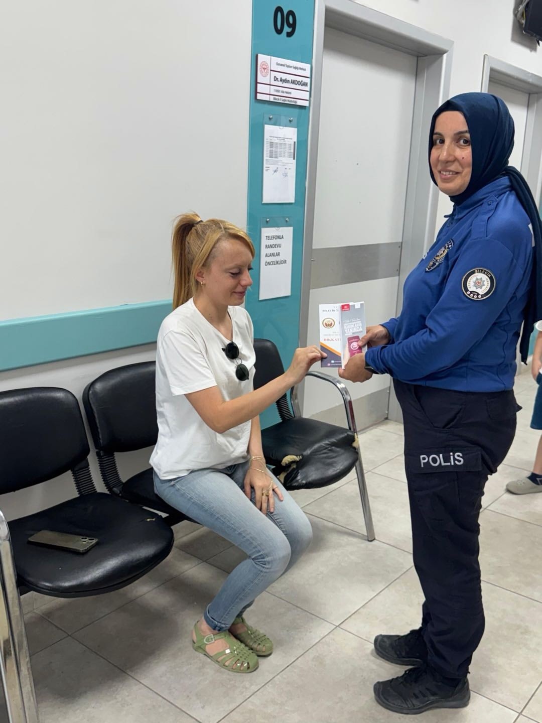 Sağlık hizmeti alan vatandaşlara KADES eğitimi
