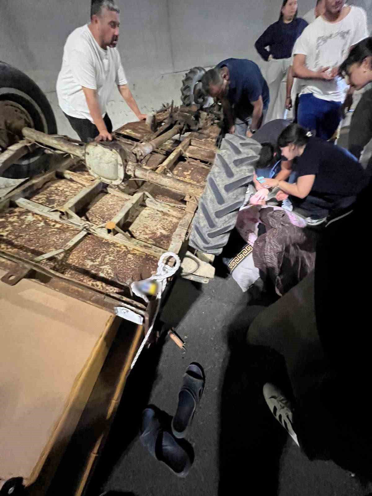 Sakarya’da tünelde patpat devrildi: 2 yaralı
