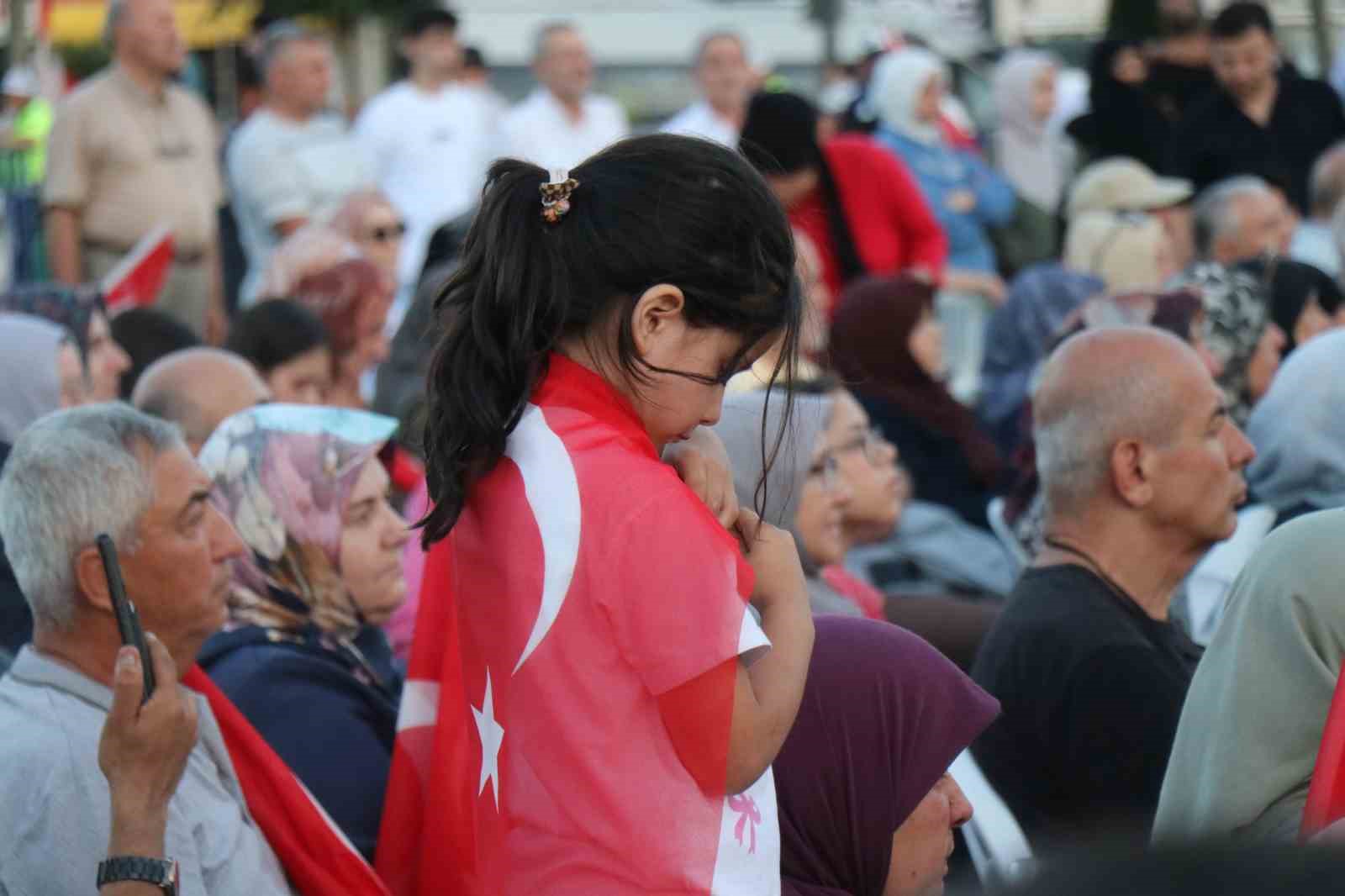 Sakaryalılar, hain darbe girişiminin 10. yılında yeniden tek yürek oldu
