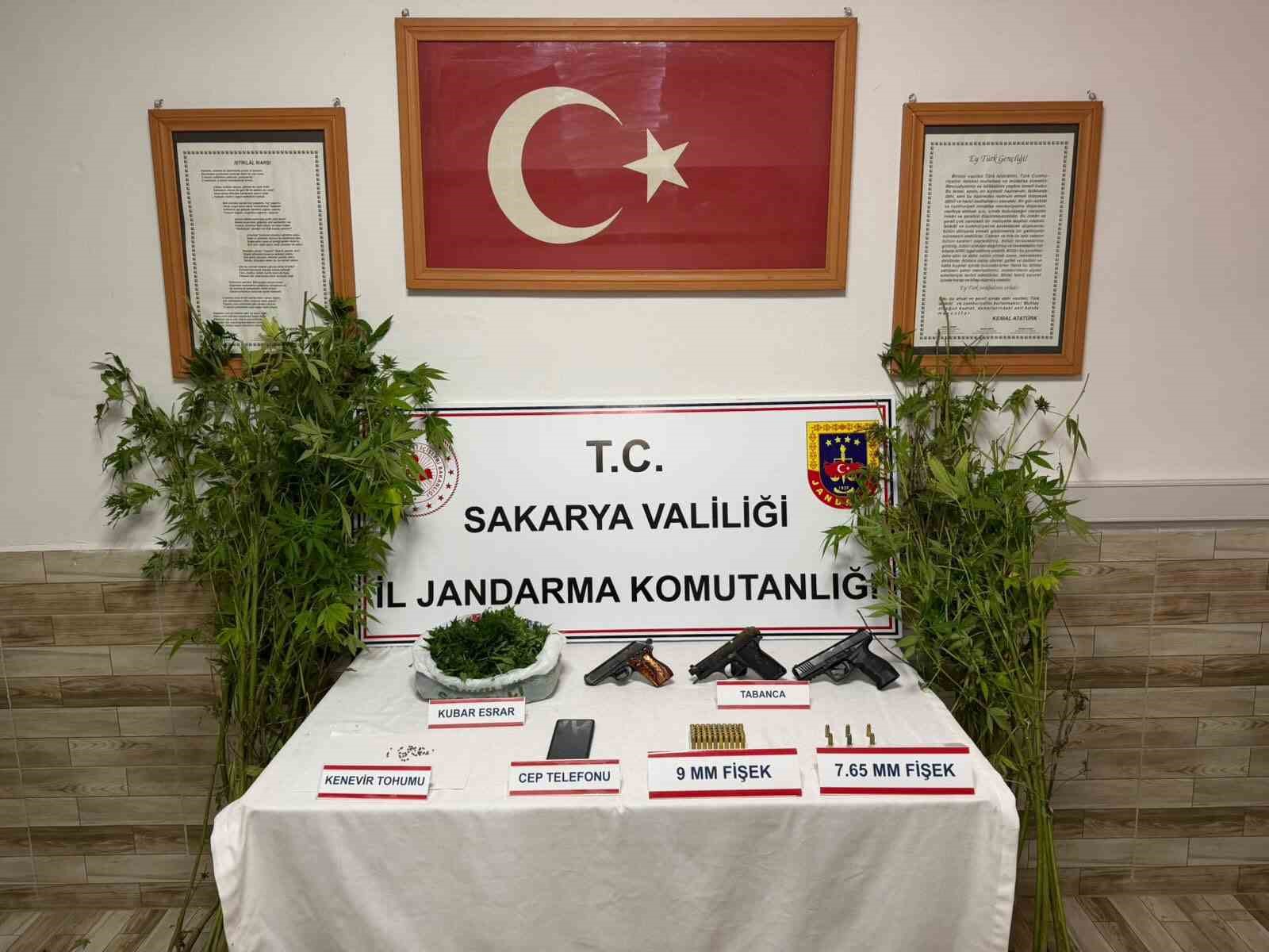 Sakarya’nın 3 ilçesinde uyuşturucu operasyonu: 4 tutuklama
