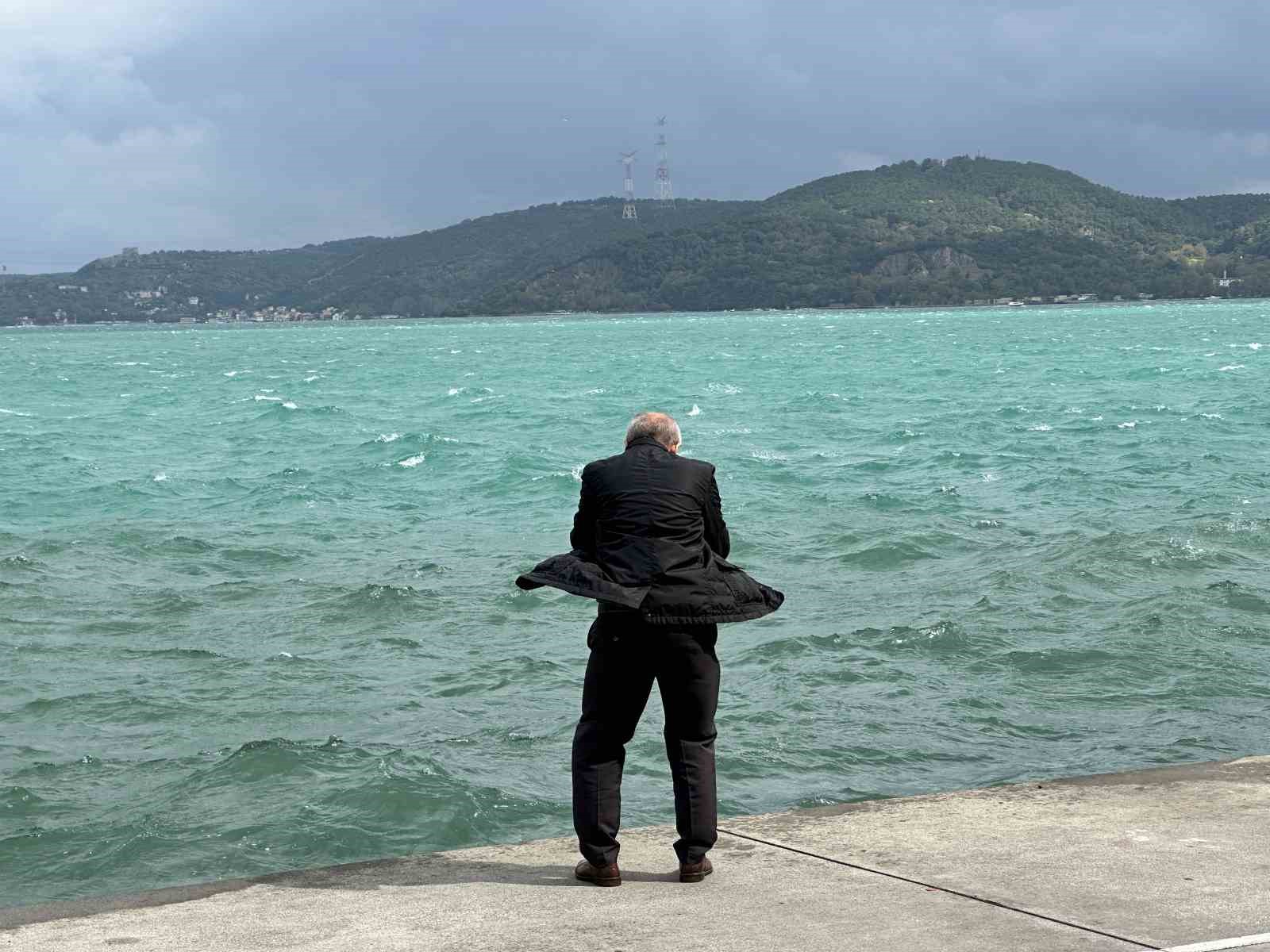 Sarıyer’de kuvvetli rüzgar etkili oluyor

