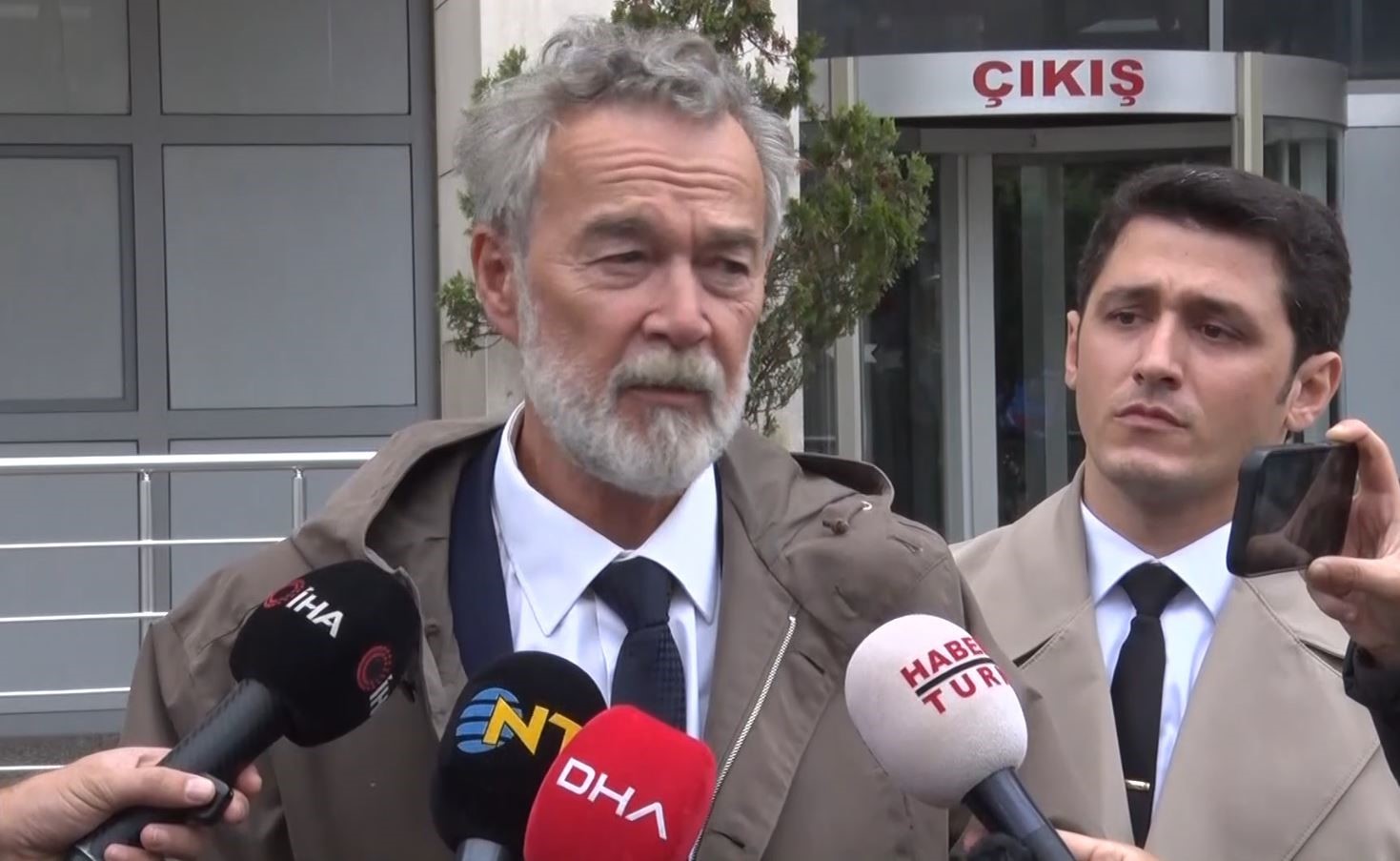 Sedat Savtak: "Senaryoda ne yazıyorsa nasıl aktarmam gerekiyorsa oyunculuğumla değerlendirdim"
