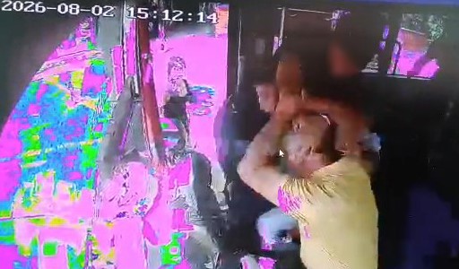 Şehir magandası otobüs şoförüne saldırdı

