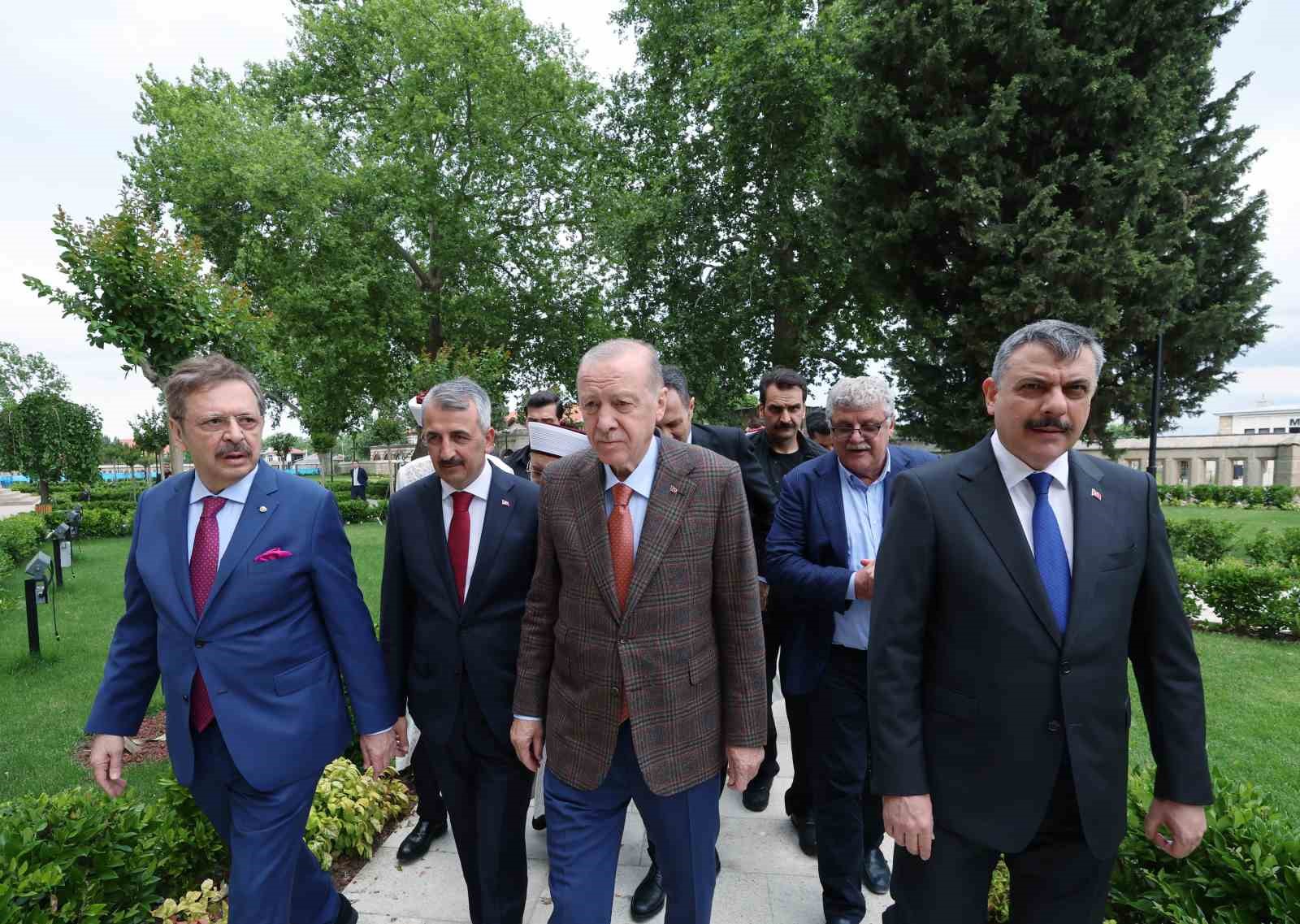 Selimiye yeniden ibadete açıldı
