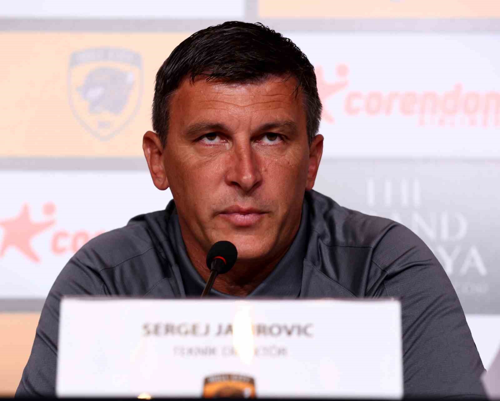Sergej Jakirovic: "Premier Lig’deki yolculuğumuzda iyimserim"
