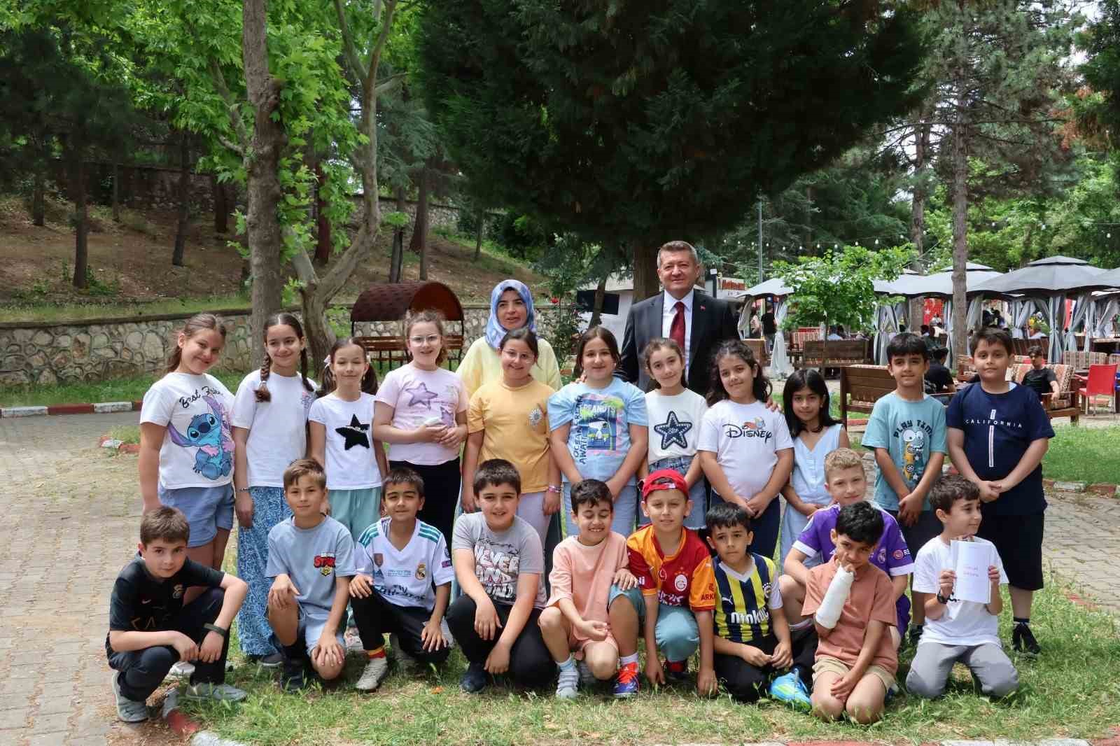 Şeyh Edebali Türbesi’nde öğrencilerden tarih yolculuğu

