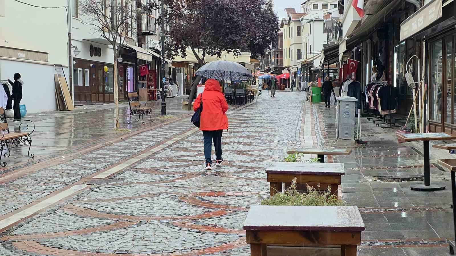 Sonbahar yağmurları Edirne’de etkisini sürdürüyor
