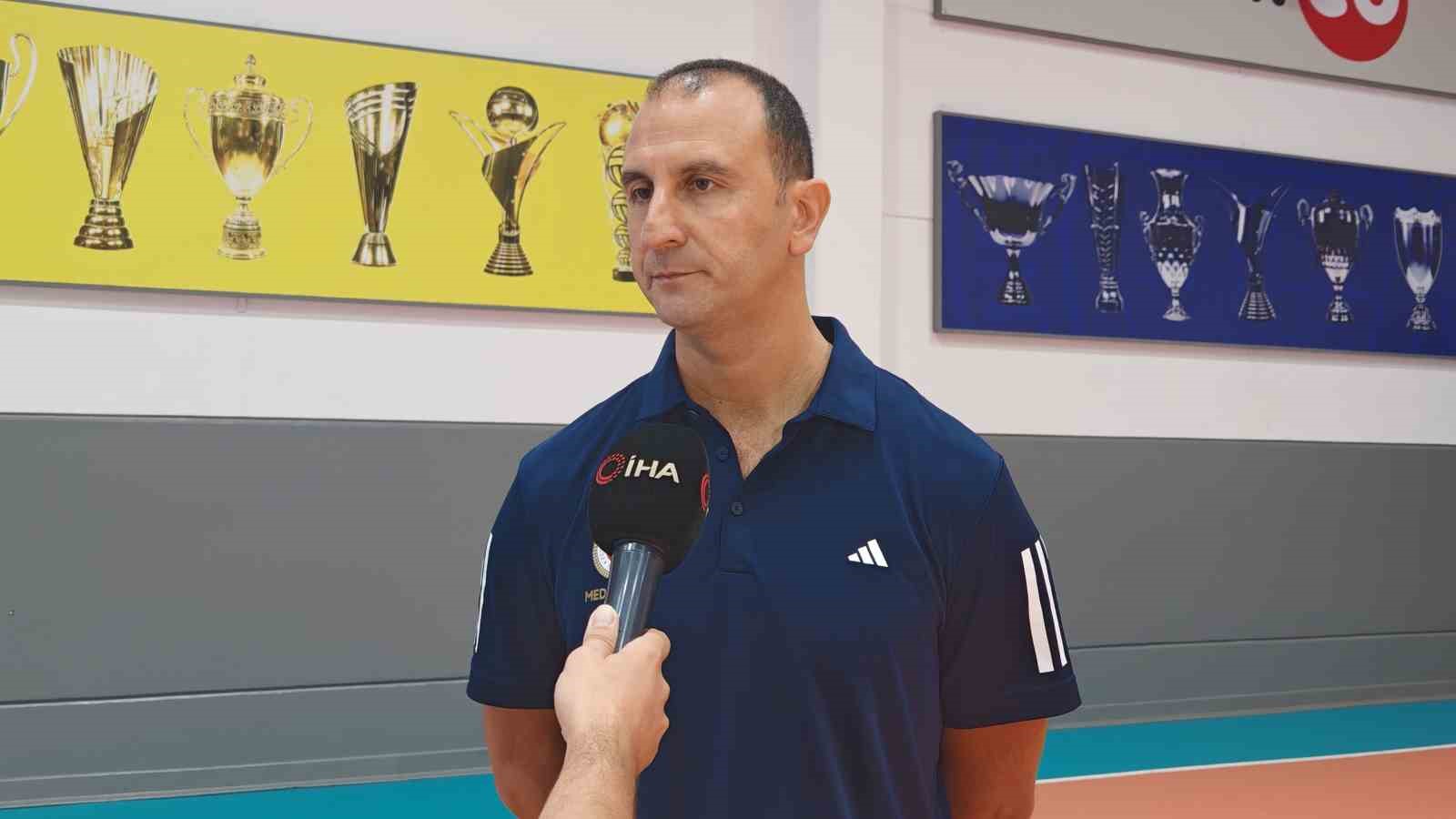 Taner Atik: "Hem Avrupa’da hem de Efeler Ligi’nde mutlu sona ulaşmak istiyoruz"

