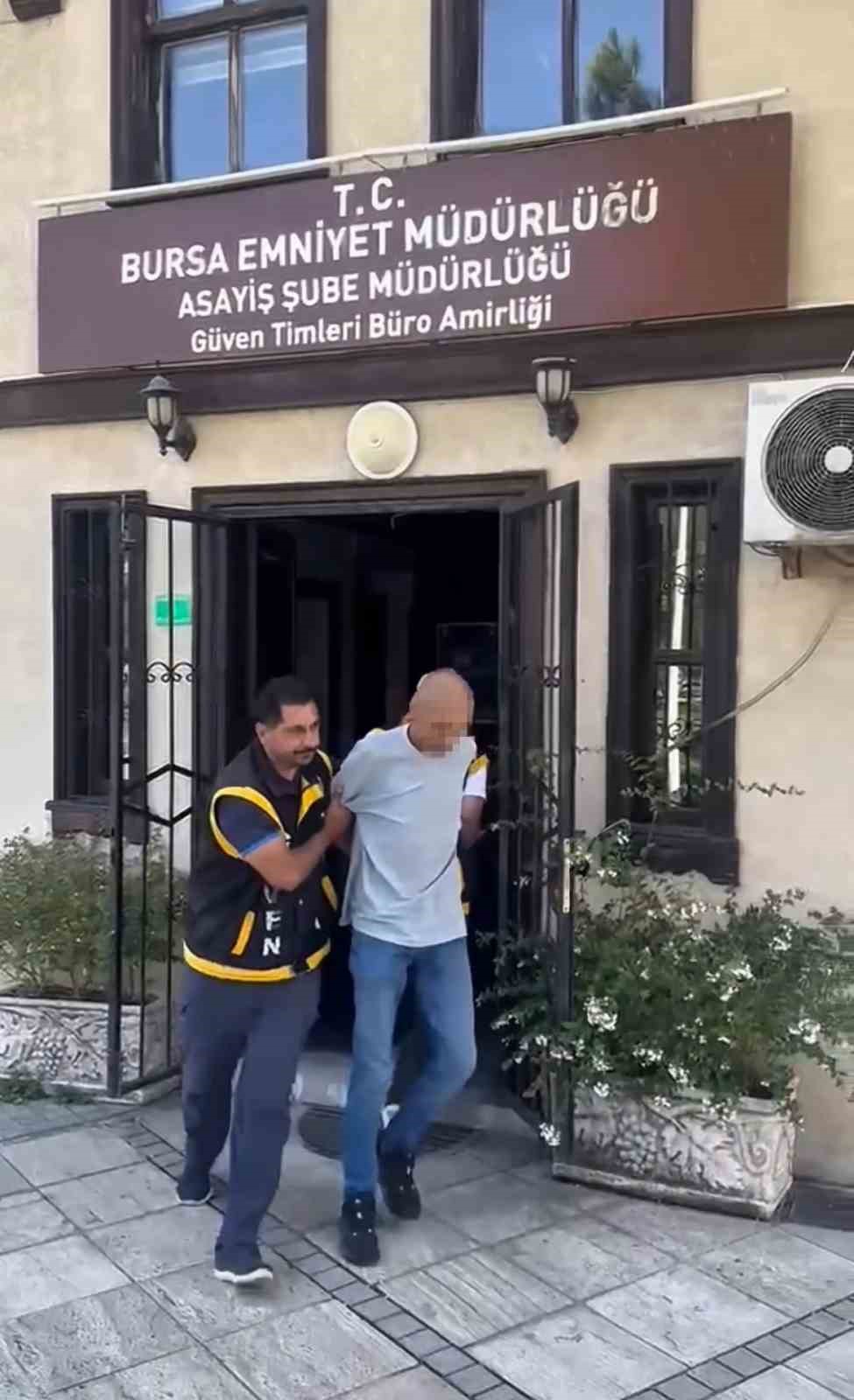 "Tanımazlar" dedi, polis saçtan değil dosyadan tanıdı
