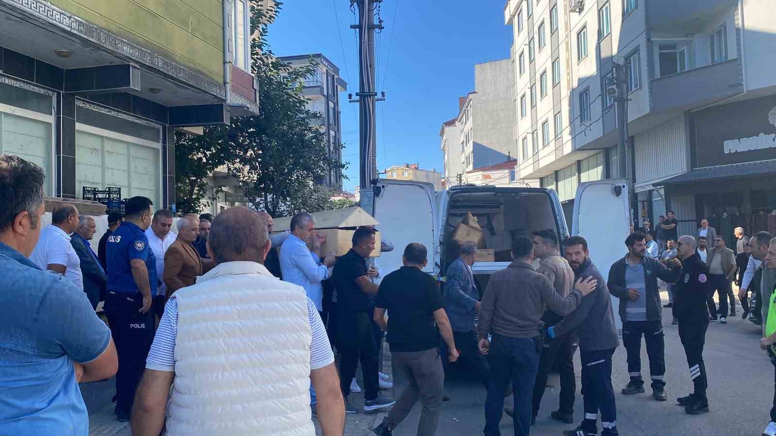 Tartıştığı eşini bıçakla öldürdü
