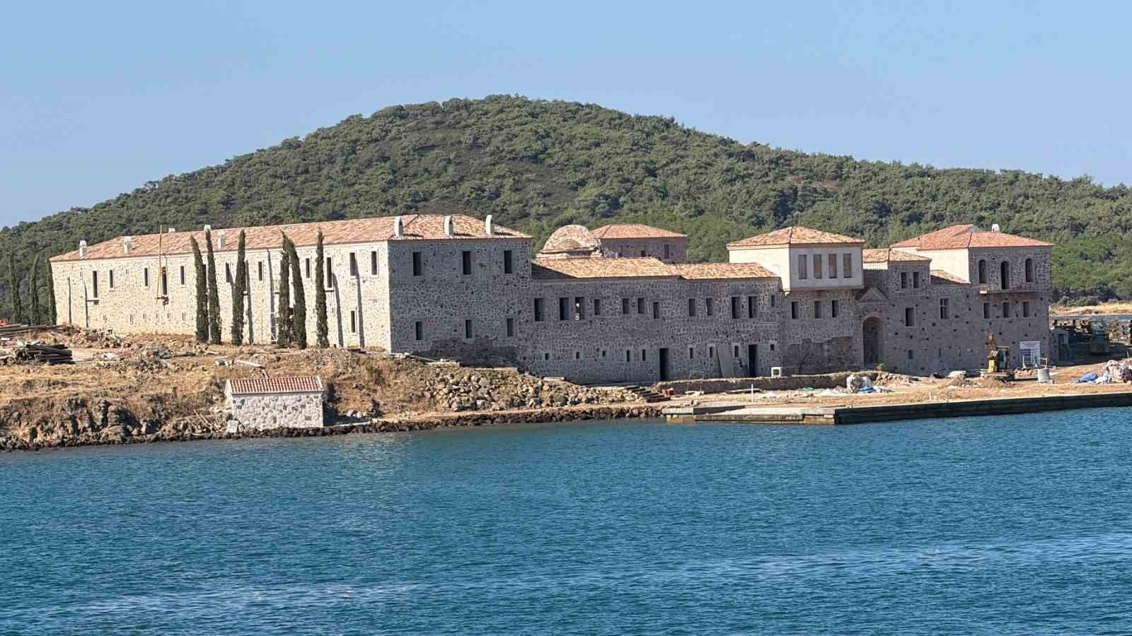 Tavuk Adası’nda sanatın ışıkları yanacak
