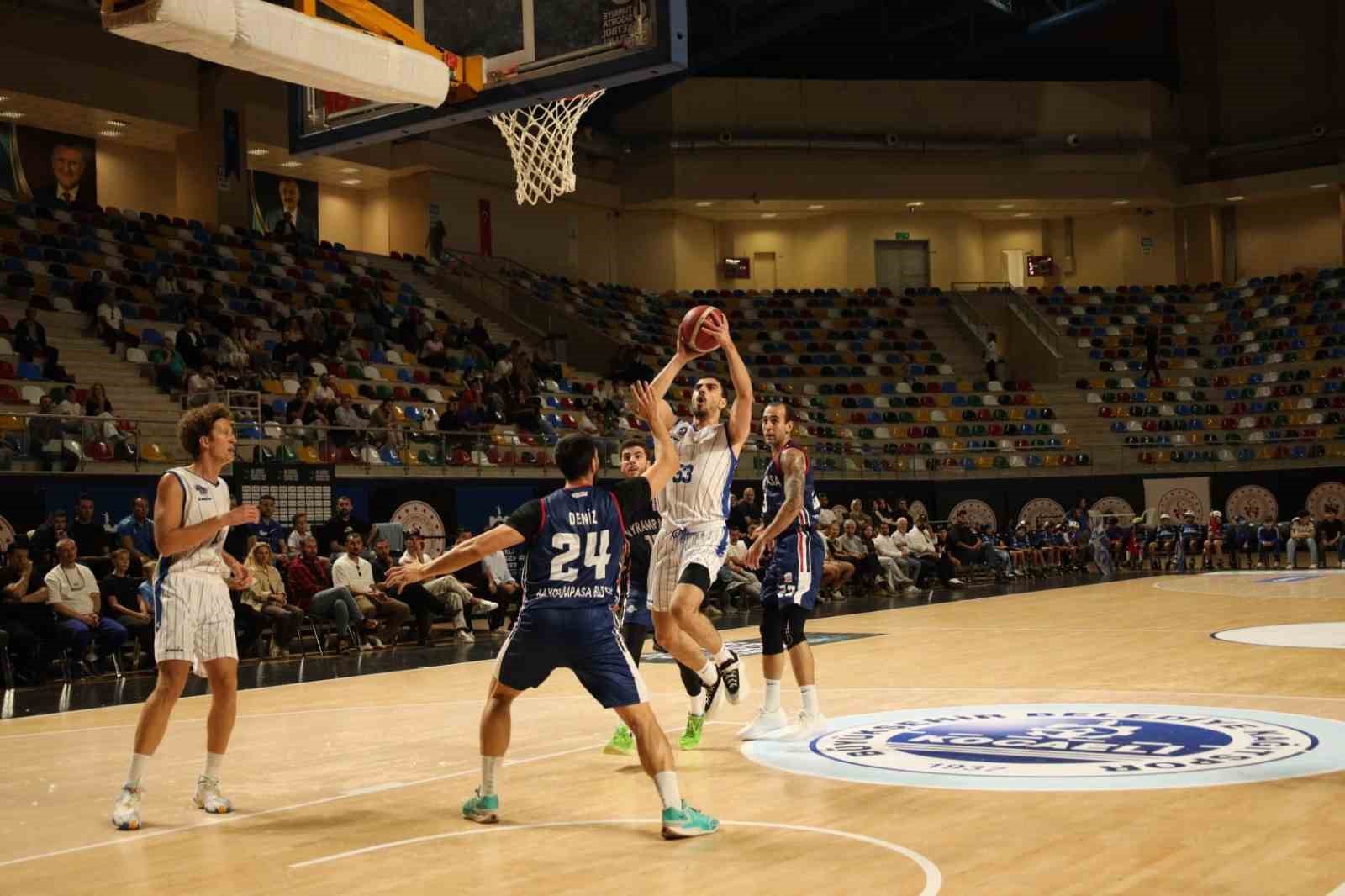 TB2L: Kocaeli BŞB Kağıtspor: 74 - Bayrampaşa Belediye: 75
