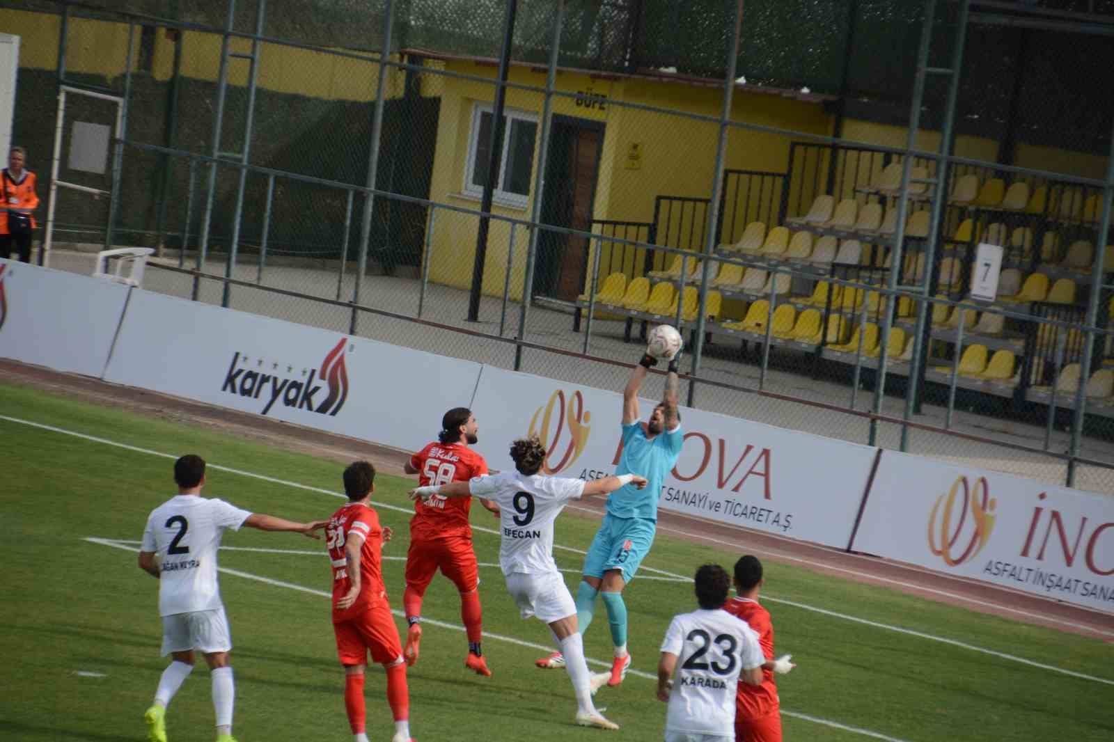 TFF 3. Lig:  Balıkesirspor: 4 - Uşakspor: 1
