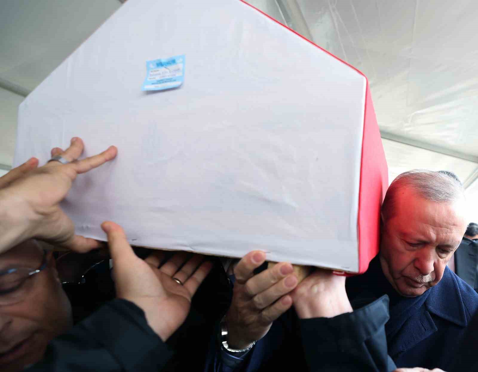 Trafik kazasında hayatını kaybeden Üsküdar Belediye Başkan Vekili Dündar Ziya Gültekin son yolculuğuna uğurlandı
