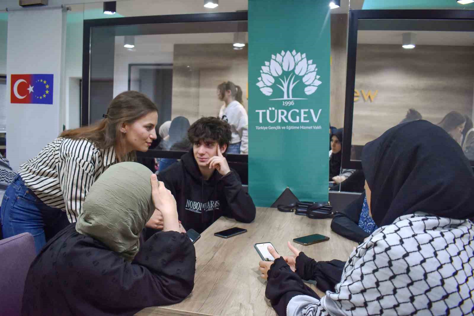 TÜRGEV, üç ülkeden gençleri GENÇ-AĞ’da buluşturuyor
