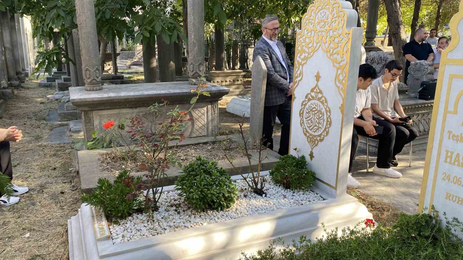 Türk edebiyatının önemli ismi Rasim Özdenören vefatının 4. yılında kabri başında anıldı
