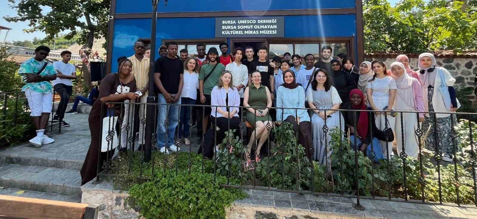 Türk el sanatları, yabancı öğrenciler aracılığıyla uluslararası alana taşınıyor
