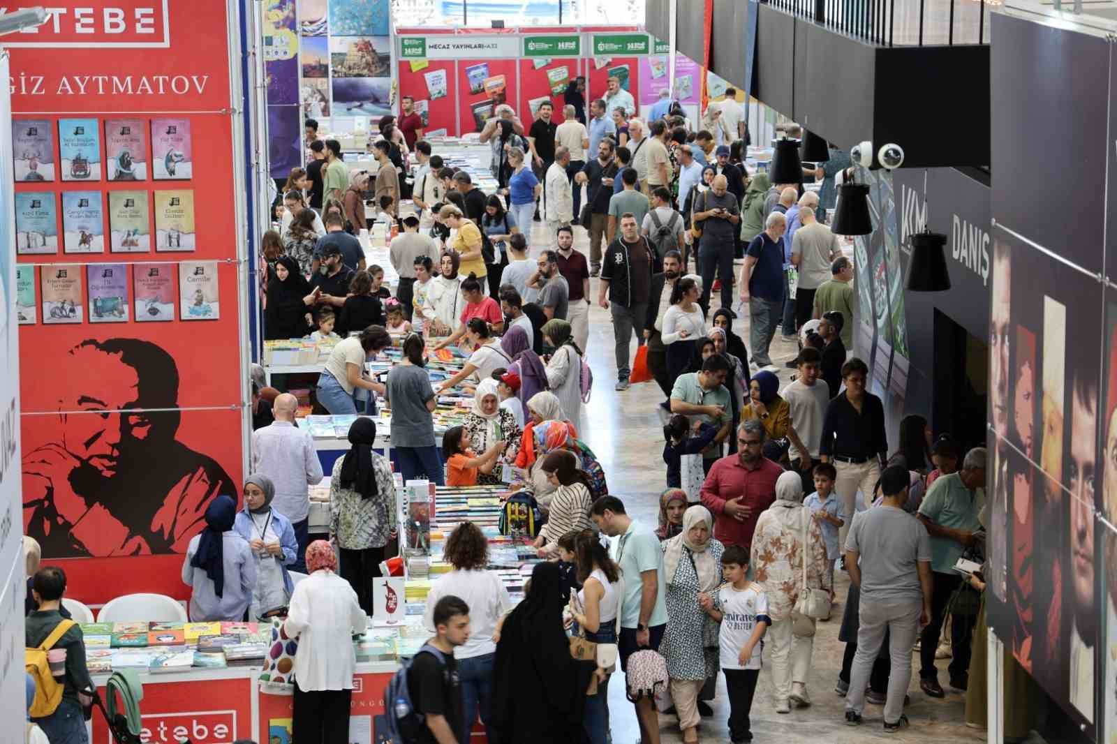 Türkiye’nin en büyük kitap fuarı 16. kez kapılarını açıyor
