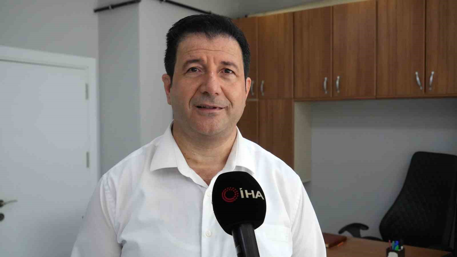 Türkülerle gayrimenkul satıyor: İstanbul’da emlakçının ilginç pazarlama yöntemi ilgi görüyor
